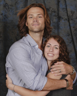 tea-and-grapefruits:  justabrowncoatedwench:  midnighttrainofwanderlust:  I only ordered one photo op with Jared but he told the photographer to take another one because of that little model hair flip thing he was doing in the first one haha, but I got