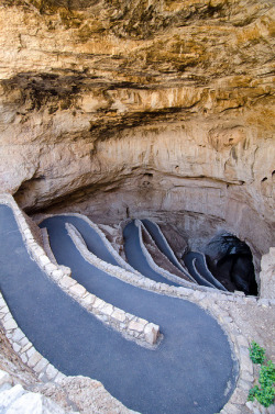 visitheworld:  Carlsbad Caverns Entrance