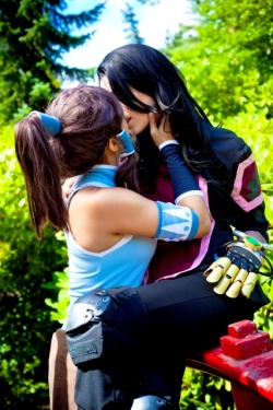 ai-rika:  Because you guys are AWESOME, more Korrasami yussssss Asami Korra Photog Bolin behind the scenes lolol.   good korrasami cosplay~ &lt; |D&rsquo;&ldquo;&rsquo;