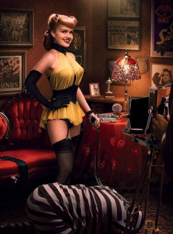 phantomofthefrost:  Carla Gugino - Silk Spectre