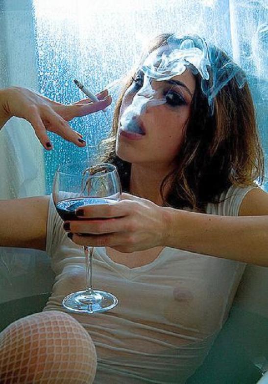 sexygirlssmoking:  Click here to see more sexy girls smoking 