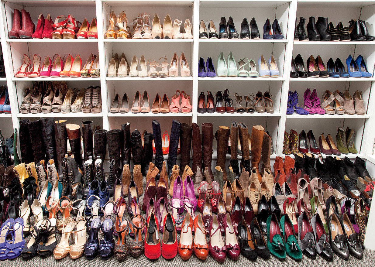luckymag:  This is how a shoe guide starts. This is how it ends. 