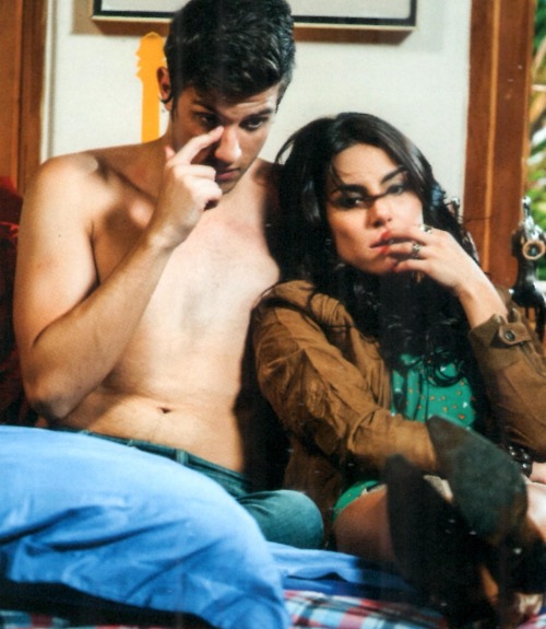 Chay sem camisa juntinho com a Mel *u*