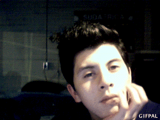 l3tsfreak0ut:  todos los días así como a las 2 de la mañana pasa esto .-.
