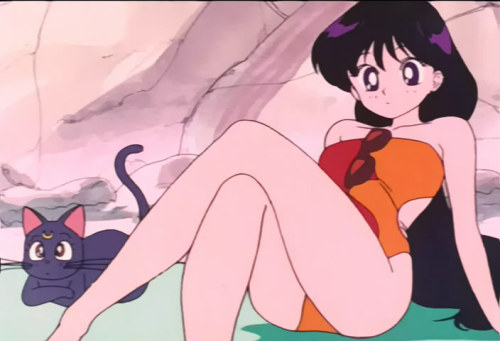 Etiam Nautria Lunae officium fautorium habet!Even Sailor Moon has fanservice!