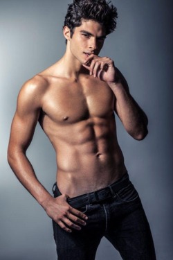 eyegasmgalore:  Pedro Aboud by Lucio Luna