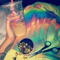 aykellymarie:  Currently at the Kitty Kave: #DIY #studs #tiedye #icedcoffee #nightowl #inspiration  (Taken with Instagram at The Kitty Kave )