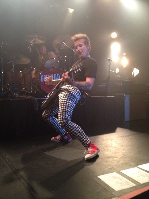 billiejoezee:  wow did he really wear that 