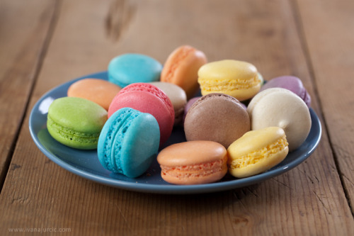 kitchenelves:  French Macarons (by lilit) 