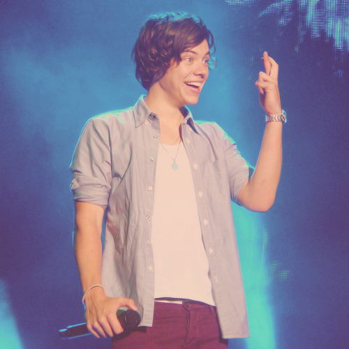 blamestyles:  Harry making fun of Zayn’s tattoo 