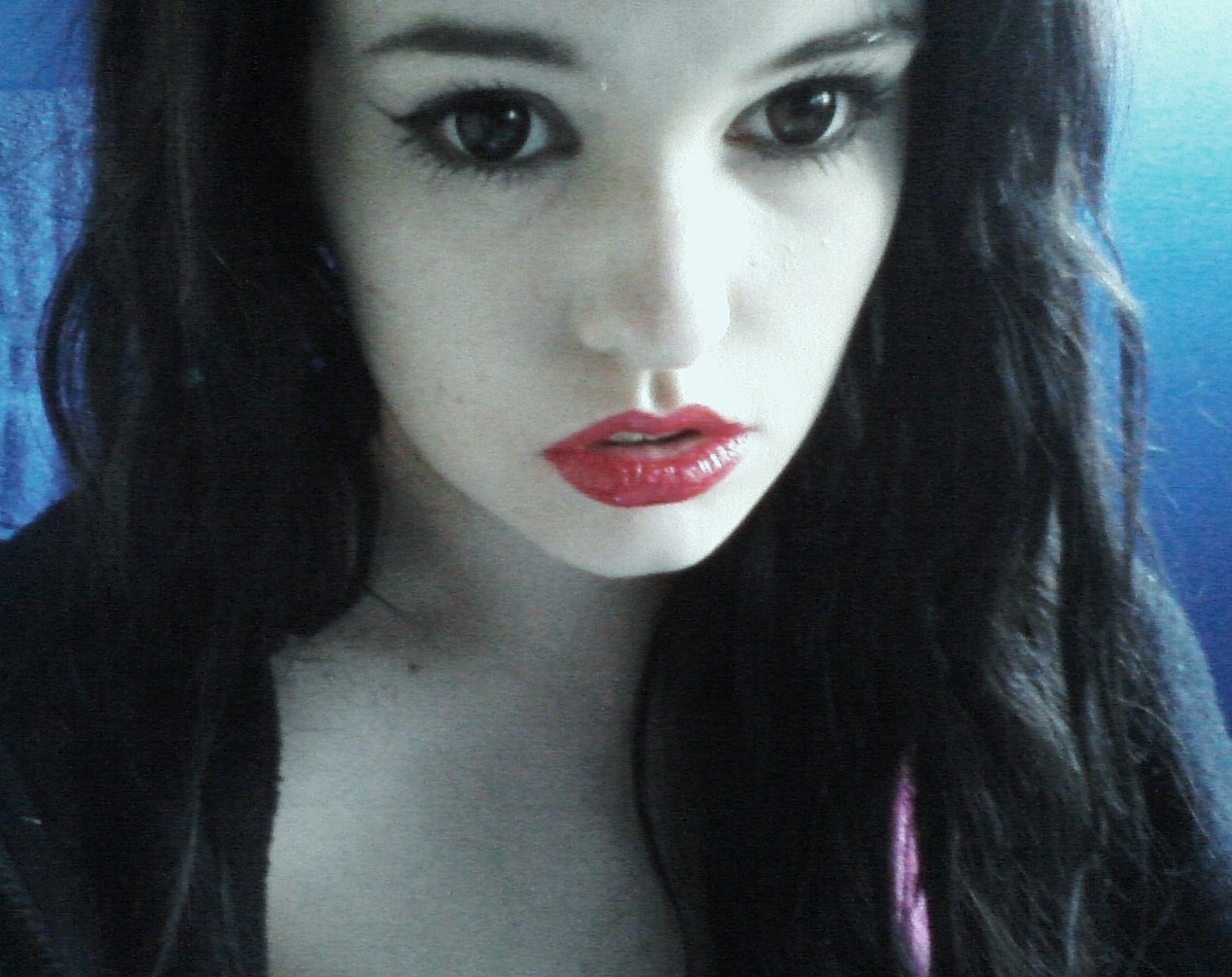 uglycult:  fissility:  fabgina:  vampic:  unloves:  I can’t tell if I’m getting