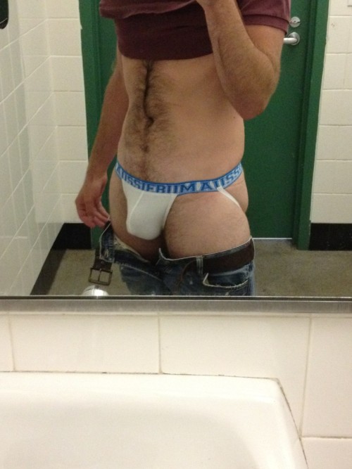 lovemanfur:  butteater:  Hot bod  Crazy hot bushy trail!