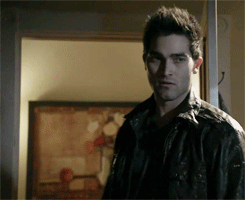  Sterek AU: In which Derek tells Stiles he’s his mate and Stiles has no idea what to say. Derek thinks he doesn’t feel the same way and leaves. When really, Stiles was just speechless for the first time in his entire life. 
