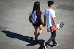  Se eu to contigo não ligo se o sol não aparecer,  é que não faz sentido caminhar sem dar a mão pra você.  Pollo 