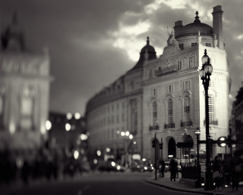 London Noir by Irene Suchocki