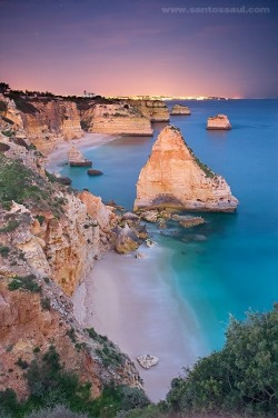 bluepueblo:  Praia Marinha, Algarve, Portugal photo via gabby 