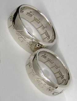 thekidssweusedtobe:  steaktoo-th:  faeirybaby:  nightmareloki:  consulting-assassin-who:  theeverydaygoth:  aryssarynn:  Wedding rings! The elvish engraving says: “One ring to show our love, one ring to bind us, one ring to seal our love and forever