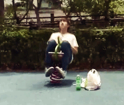 shining-locket-deactivated20130:  Sandeul eating and playing by himself.. 