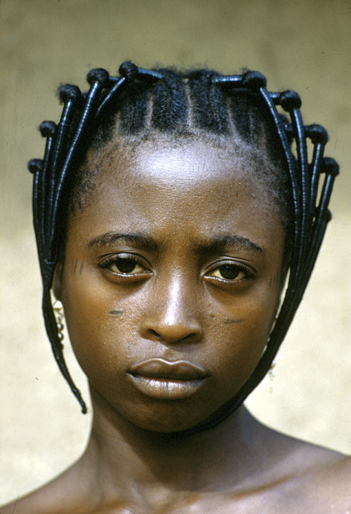 wayworld:  “Yoruba woman with hair wrapped in black thread, Ife, Nigeria" Eliot Elisofon, 1970.