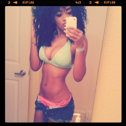 hellyeahprettygirlss:  http://ladykreerain.tumblr.com 