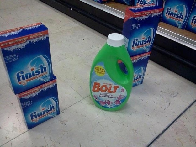welele:   Bolt crossing the finish line.  Absurder de categoría olímpica.