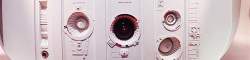 yasujiroozu:  “The 9000 series is the most reliable computer ever made. No 9000