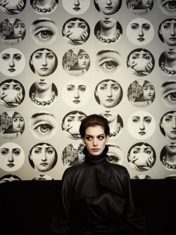  Anne Hathaway with prints by Italian artist Fornasetti