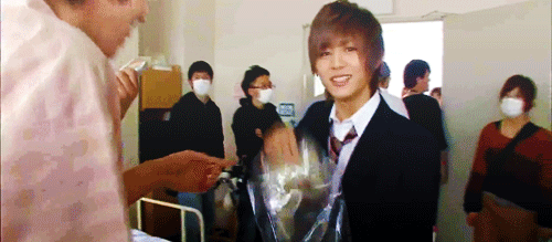 yamadoong-blog:  Le cute “koala-punch”. 