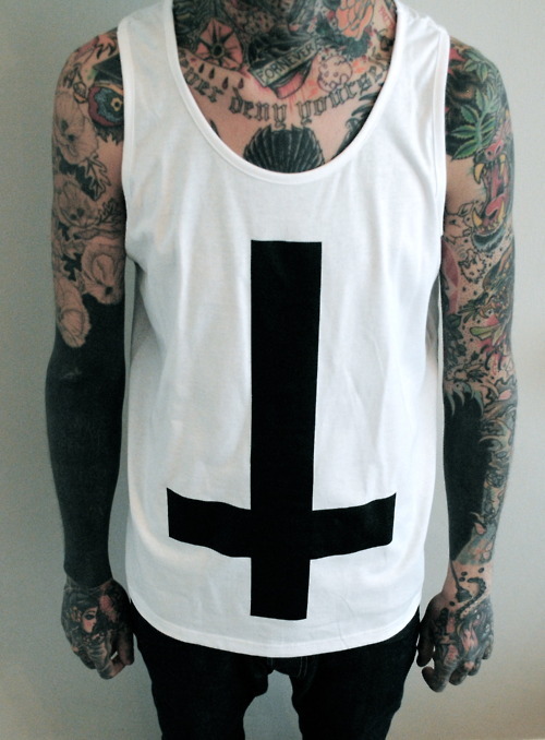 glittertramp:  I made this exact t-shirt. Though, it looks x10 times better on this