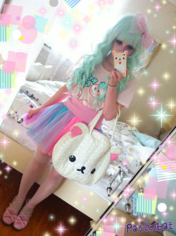 pastelbat:  Today’s outfit went into the