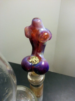 smokinskunt:  etteiluj:  legitdrosmoke:  smoking out of my friend’s naked girl slide… i want this piece!  err mah gerrd…..  HHAHAHH yesss 