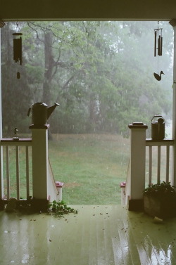 bluepueblo:  Summer Rain Porch, Brentwood,