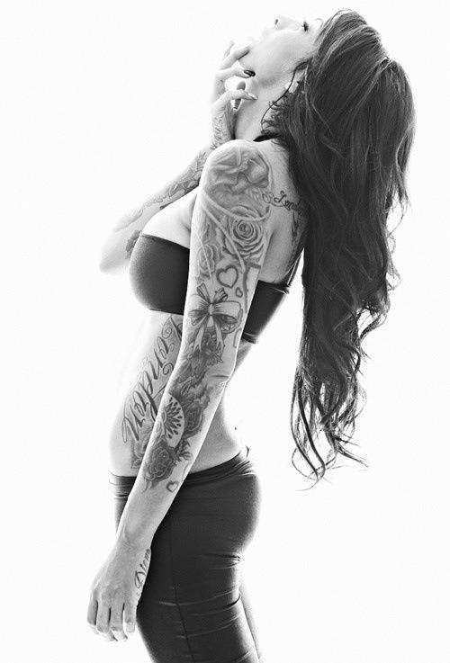 sensualsublime:  Body as Canvas. (Round 107) 