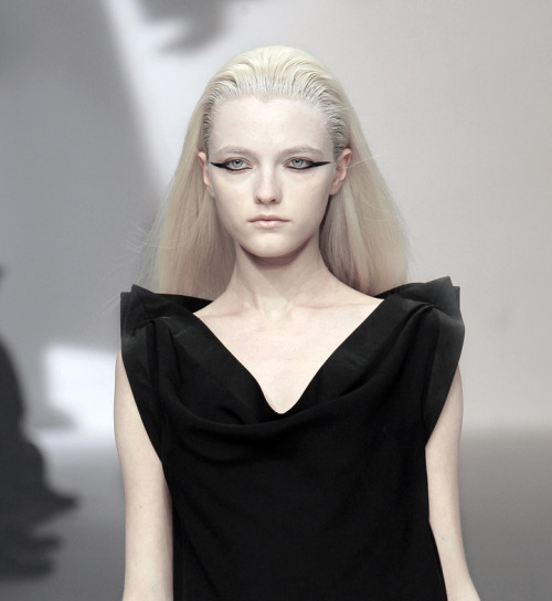 deprincessed:  Vlada Roslyakova at Rick Owens S/S 2010 