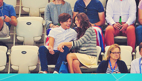 showtime-folks-blog:  Louis Tomlinson of One Direction and his girlfriend Eleanor