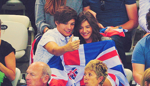 showtime-folks-blog:  Louis Tomlinson of One Direction and his girlfriend Eleanor