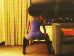 pumpsinabump:  What is going on here?  GOT DAMNNNN, WHO IS THIS?