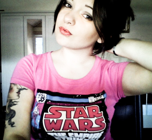 whererealityends:  i love my shirt. makes me look like i’m coming straight out