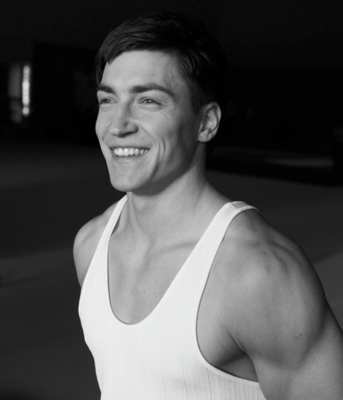 tongue-ya-fuckin-clit:  Just Philipp being babe.