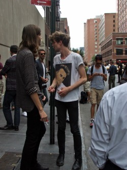 I dont know why but I think the guy in the Morrissey  T shirt is so goddamn hot I want to scream