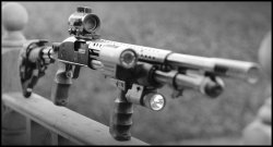 kickthegun:  Mossberg 590 Pimped by ~SWAT-Strachan