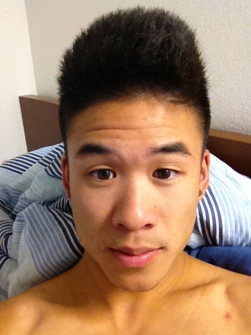 alltheboyzz:  Who is this? I’ve been wanting to know for the longest! 