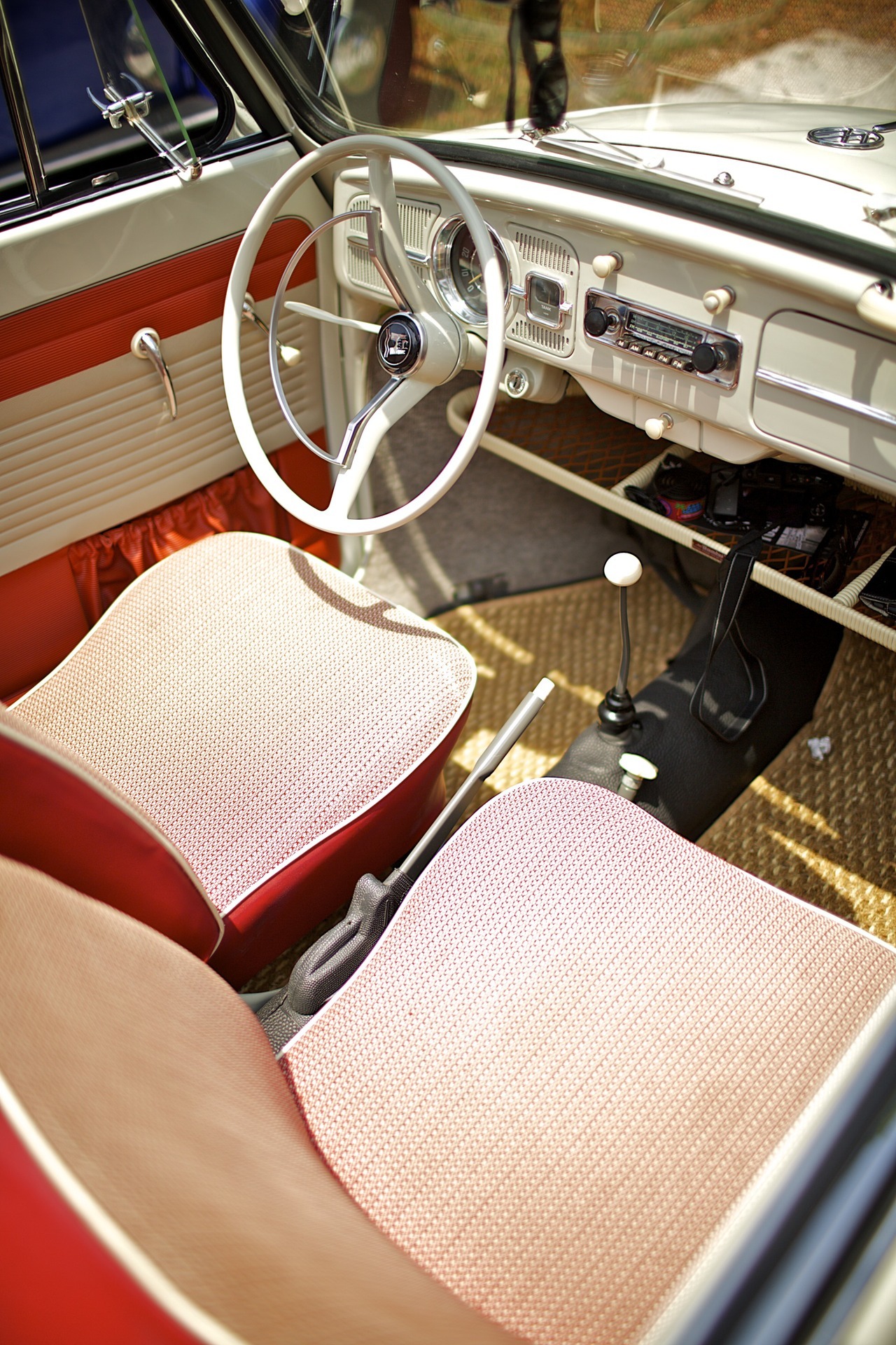 stonedandblonde:  keep-austin-weird:  Vintage Vw interior  i want this car &lt;/3