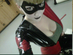 setyourphaserstofuck:  An other harley picture! (I’ll have full costume ones later)
