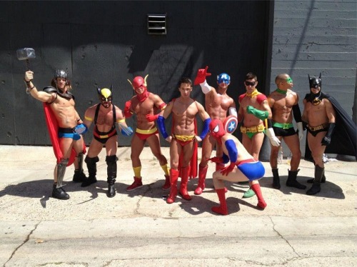 darkromanek:  Sexy Cosplay! Damn this Superheroes give me a SuperBoner!!!! 