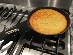 Classic skillet cornbread with pan fried