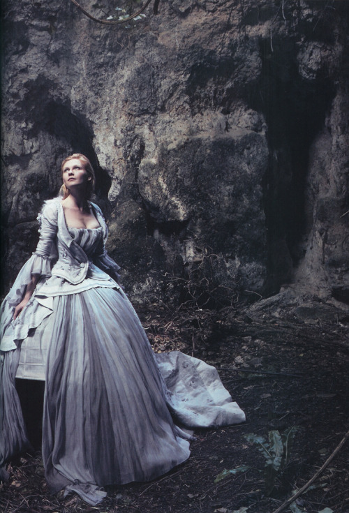 Kirsten Dunst - Vogue by Annie Leibovitz, September 2006