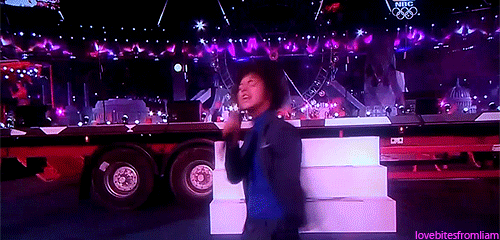 bradfordbadchick:  Harry Styles did twirl like this in front of the world No fucks