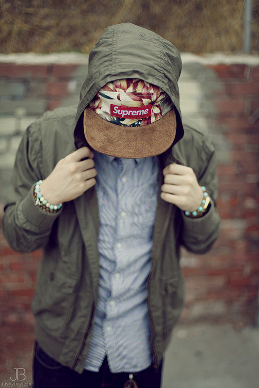 Bearin' it.