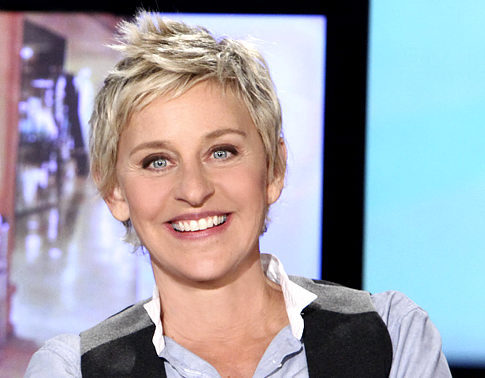 inked-ocean:  interestedandarrogant:  degenerossi:  degeneres-derossi:  thatgirlanon:  djmalikme:  dying  ILY ELLEn omg  omffg  Hahahha!!  Pahahaha. I love that woman.  ALL OF THE AWARDS 